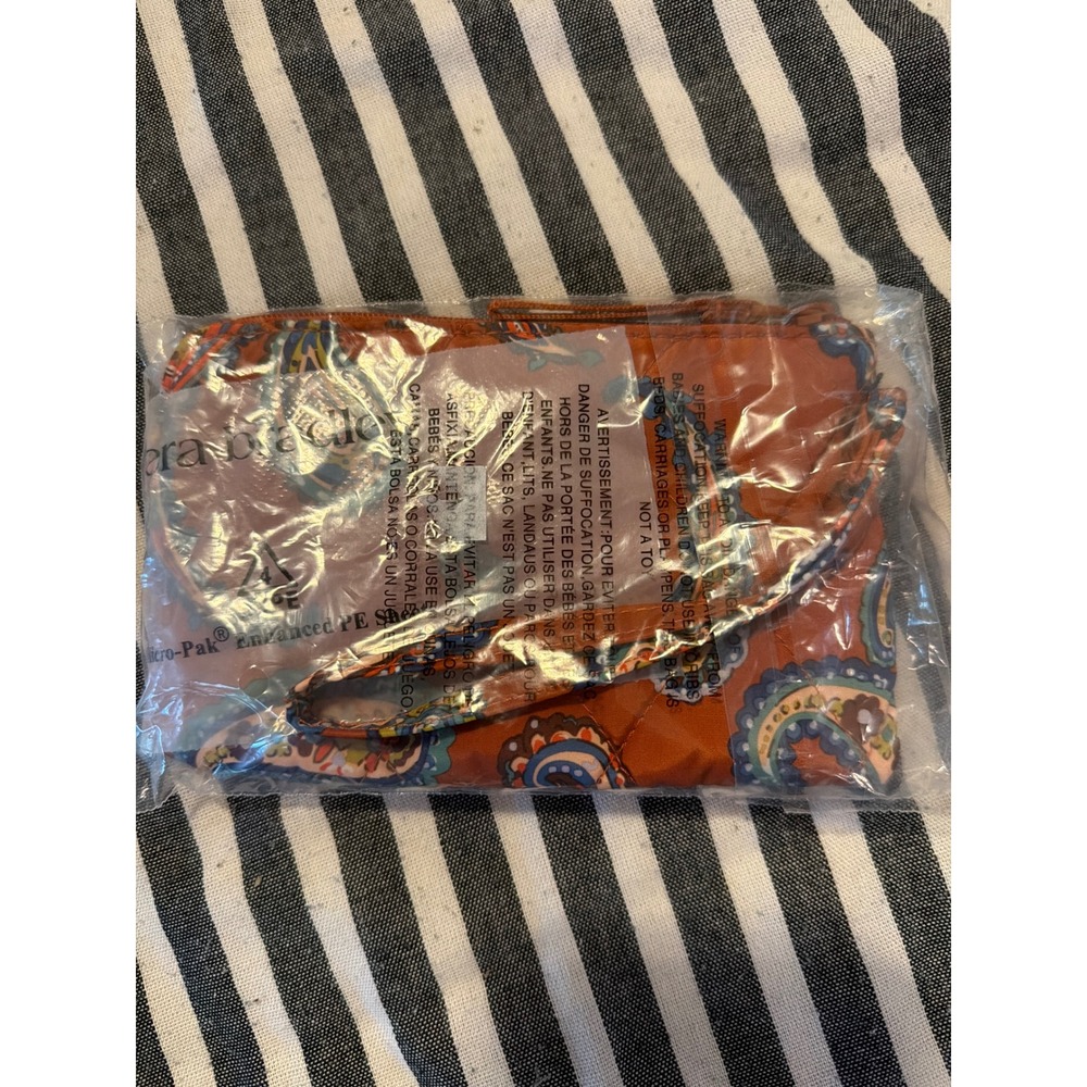 Vera Bradley Essential Zip Wristlet Manor Paisley Quilted Cotton 50764-20341 NEW